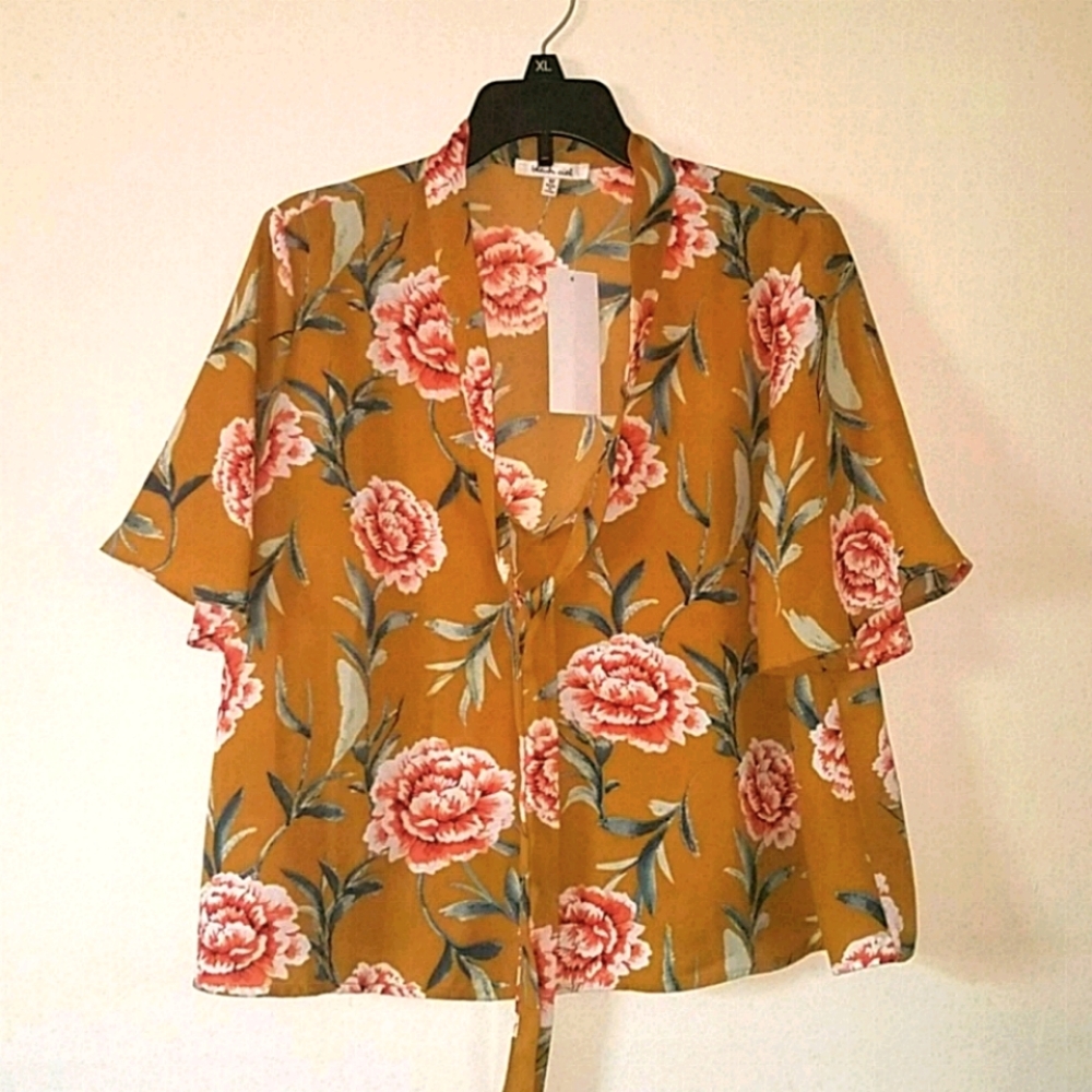 Bleuh Ciel Floral Short Sleeve Blouse